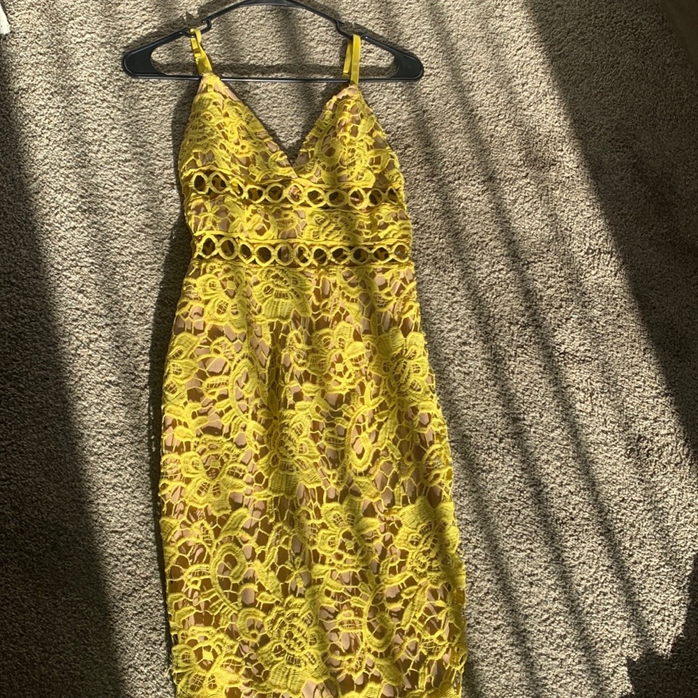 Pretty Little Thing Midi Dress